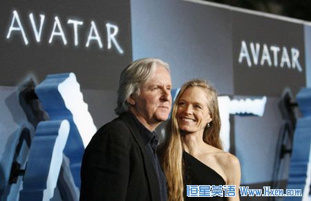 Director of the movie James Cameron and his wife Suzy Amis pose at the premiere of 