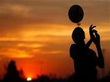VOA慢速英语:South Africa Bets on 2010 World Cup for Hope, Heroes