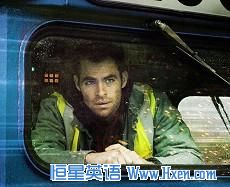Chris Pine portrays a rookie train conductor who works with a veteran engineer to avert a major disaster in Unstoppable Chris Pine portrays a rookie train conductor who works with a veteran engineer to avert a major disaster in Unstoppable