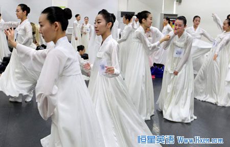韩国艺考很古典 白裙少女翩翩若仙 