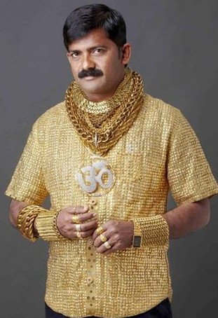印度男子花重金打造纯金衬衫