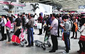 国际英语新闻:Macao int'l airport passenger volume reaches record high 6.6 mln