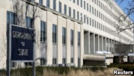 Nearly 1,000 at State Department Oppose Trump Travel Ban