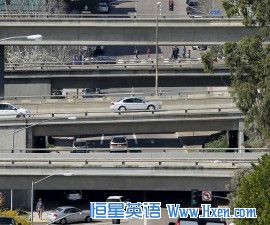 英语访谈节目:美国基础设施收到差评