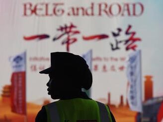 国际英语新闻:Kenya officially launches standard gauge railway