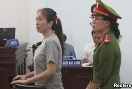 VOA慢速英语:越南启动打击“错误”观点的行动