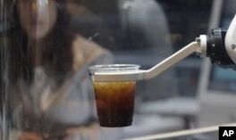 VOA慢速英语:你准备好让机器人给你冲咖啡了吗？