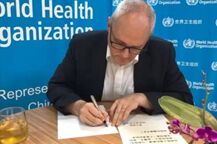 暖心！世卫组织给武汉中学生手写回信，这中文太工整了！
